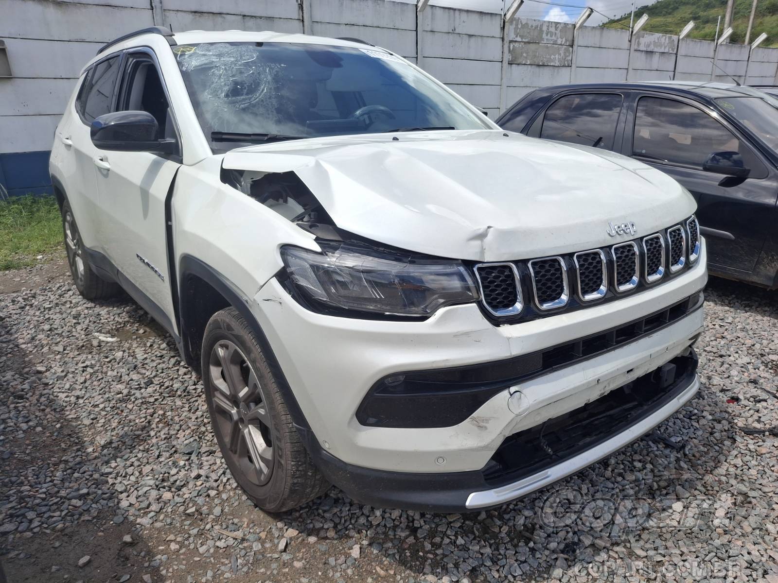 Jeep Compass 2023 em leilão