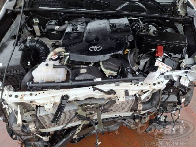 2024 TOYOTA HILUX CD 