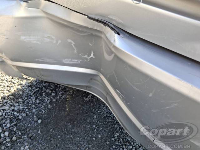2005 FORD FIESTA SEDAN 
