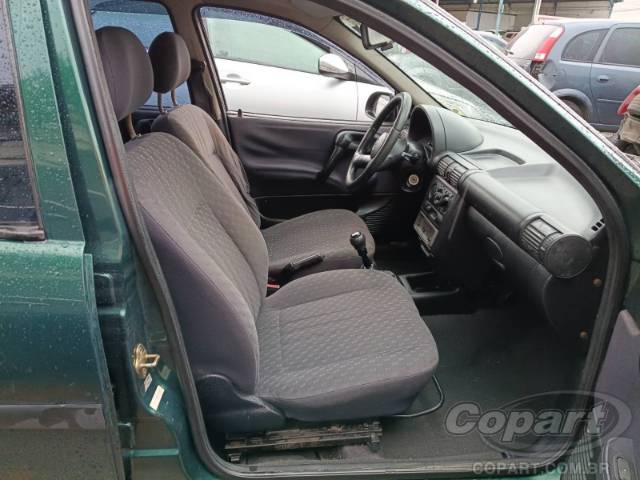 1999 CHEVROLET CORSA SEDAN 