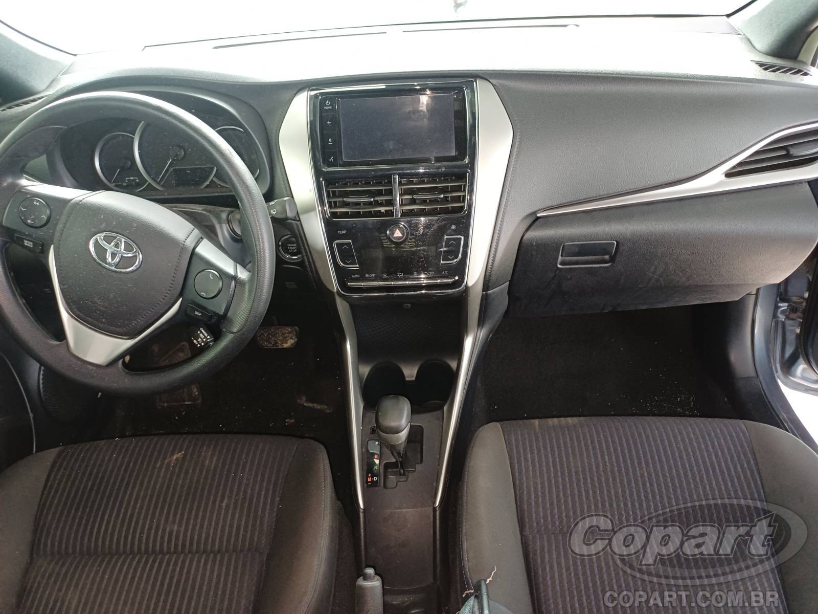 Foto 9 de 10: 2022 TOYOTA YARIS