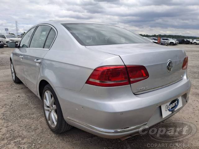 2011 VOLKSWAGEN PASSAT 