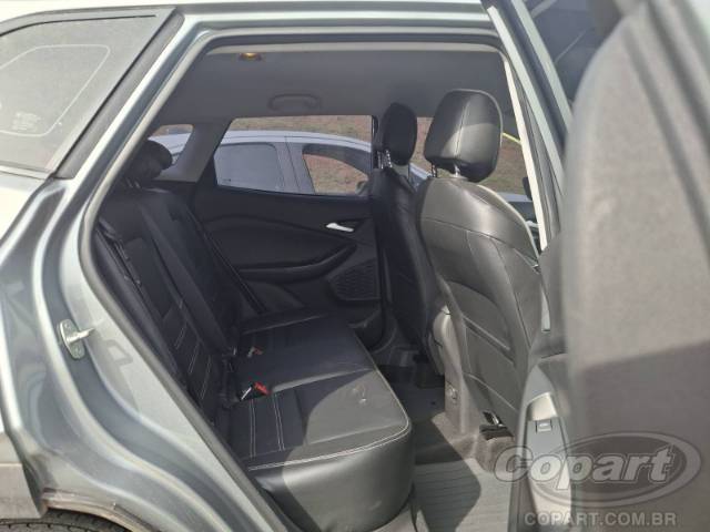 2025 CHEVROLET TRACKER 
