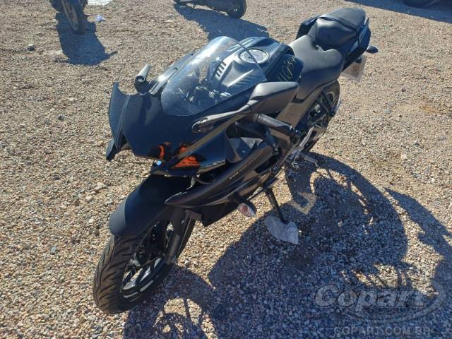 2025 YAMAHA YZF R15 