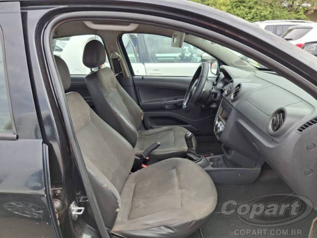 2010 VOLKSWAGEN VOYAGE 