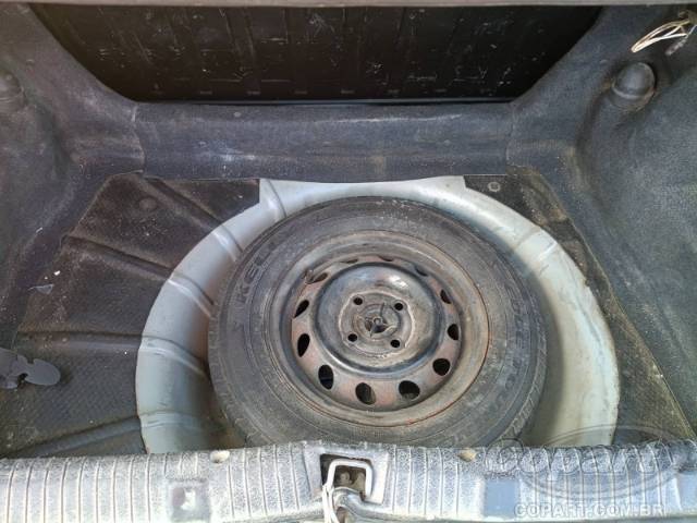 2004 CHEVROLET CORSA SEDAN 