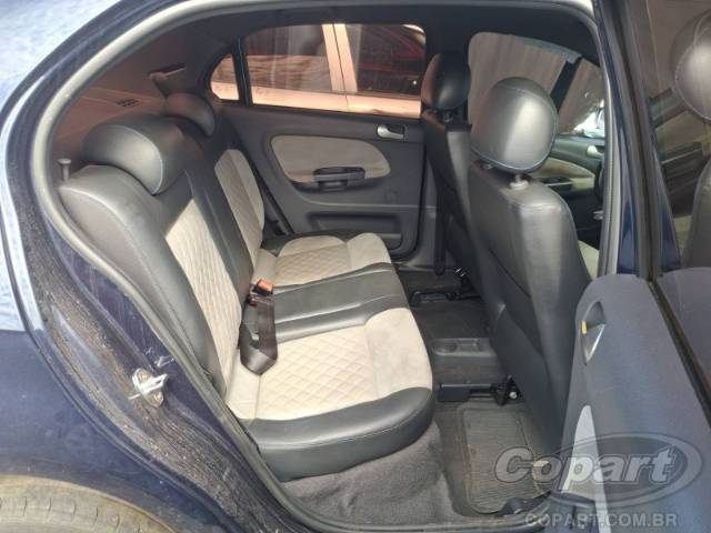 2015 VOLKSWAGEN VOYAGE 