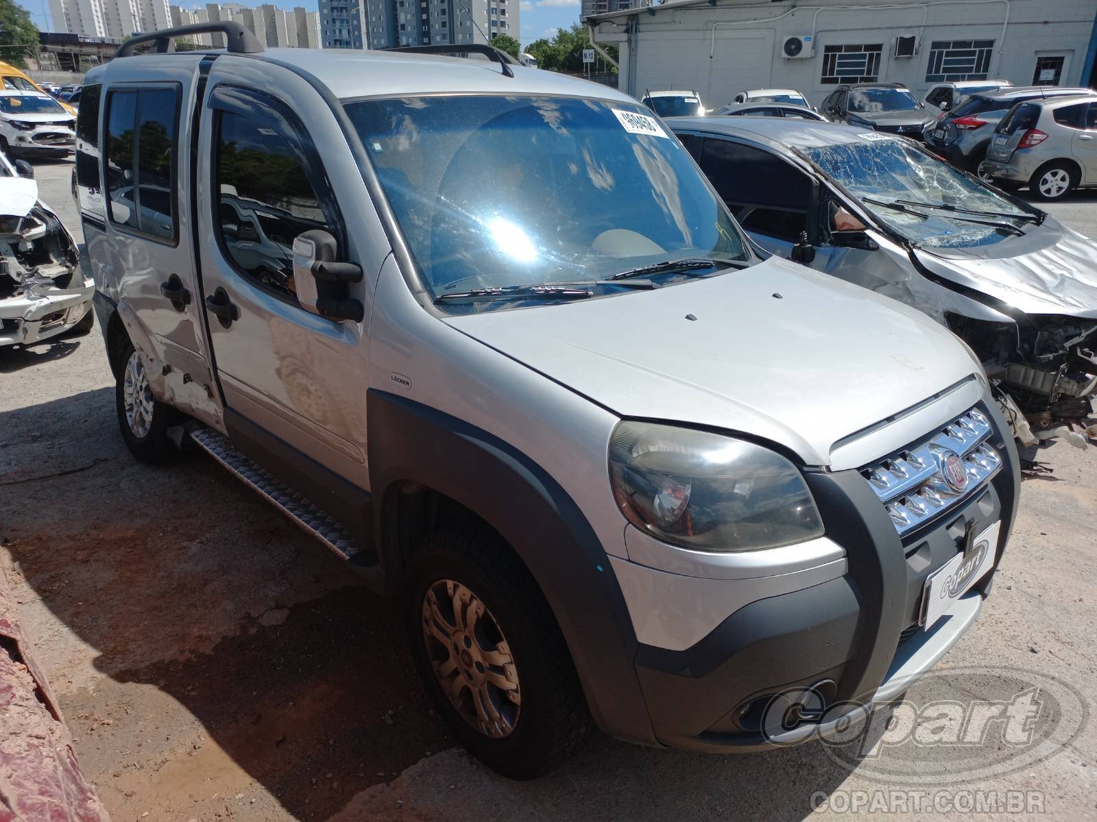 Veículo Fiat Doblo Fiat Doblo Adventure 1.8 16V E.torQ 2011 Médio Dano Lateral 2011 em leilão