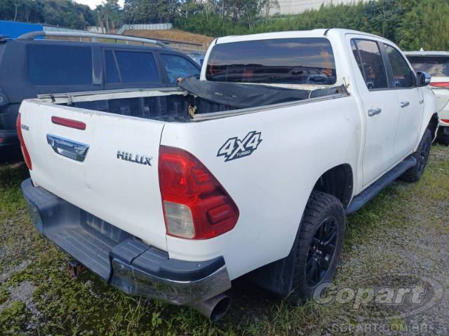 2016 TOYOTA HILUX CD 