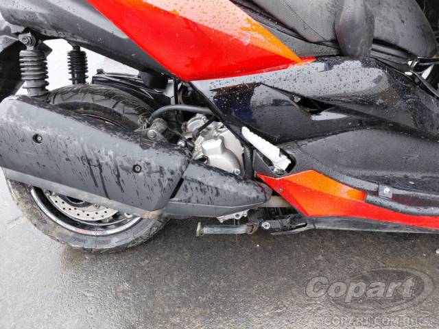 2024 YAMAHA XMAX 
