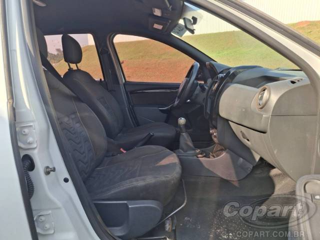 2016 RENAULT DUSTER 