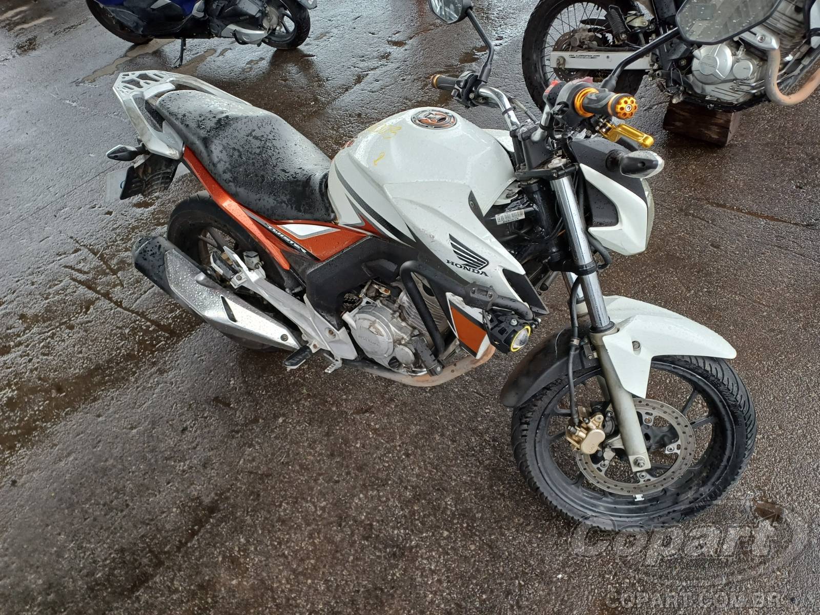 Veículo HONDA Honda HONDA CB 250 F 2017 Colisão Média Monta 2017 em leilão