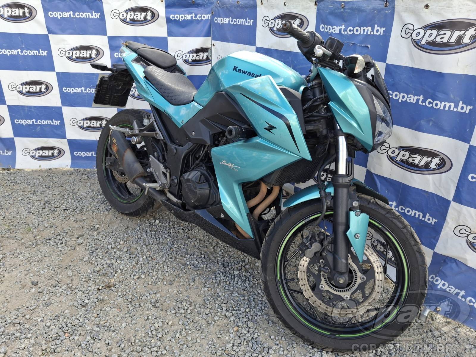 Kawasaki Z300 ABS 2016 Médio Estado