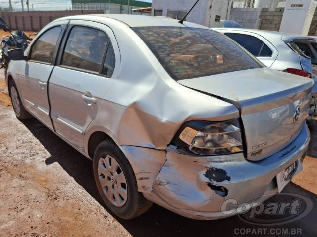 2011 VOLKSWAGEN VOYAGE 