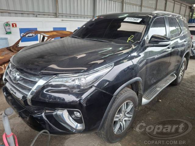 2017 TOYOTA HILUX SW4 
