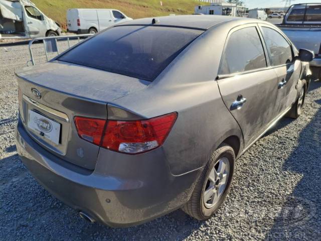 2013 KIA CERATO 