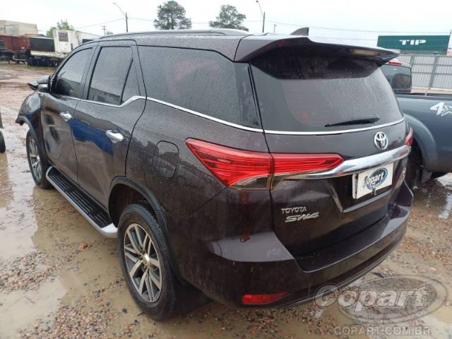 2017 TOYOTA HILUX SW4 