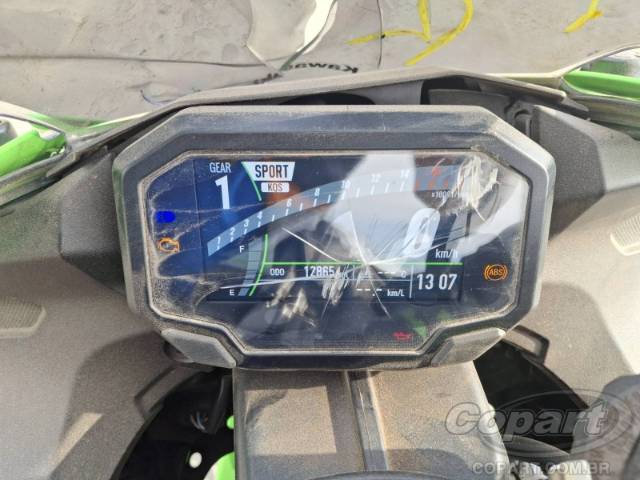 2025 KAWASAKI NINJA ZX-6R 