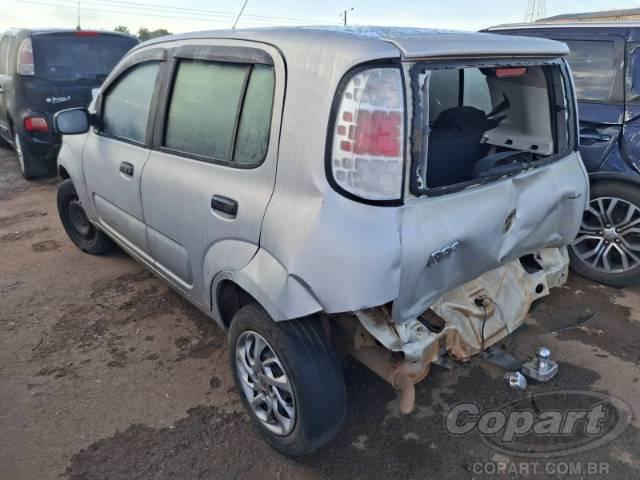 2015 FIAT UNO 