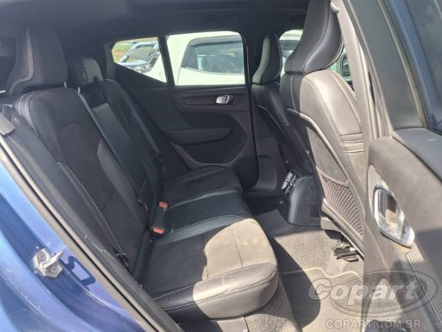 2021 VOLVO XC40 