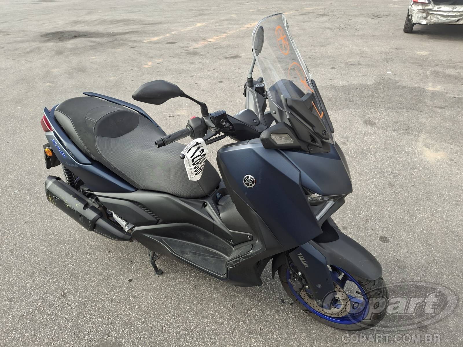Yamaha Xmax 2025 em leilão