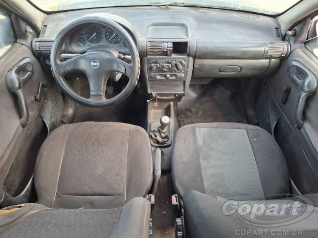 2003 CHEVROLET CORSA SEDAN 