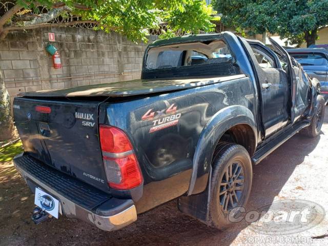 2013 TOYOTA HILUX CD 