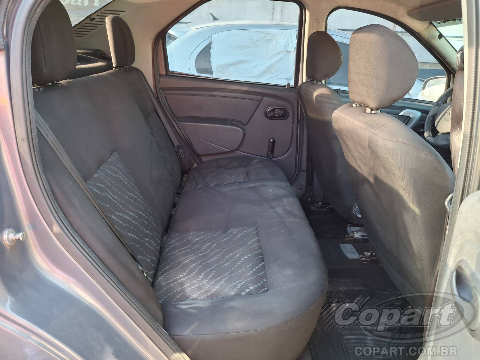 2013 RENAULT LOGAN — foto 6 de 10