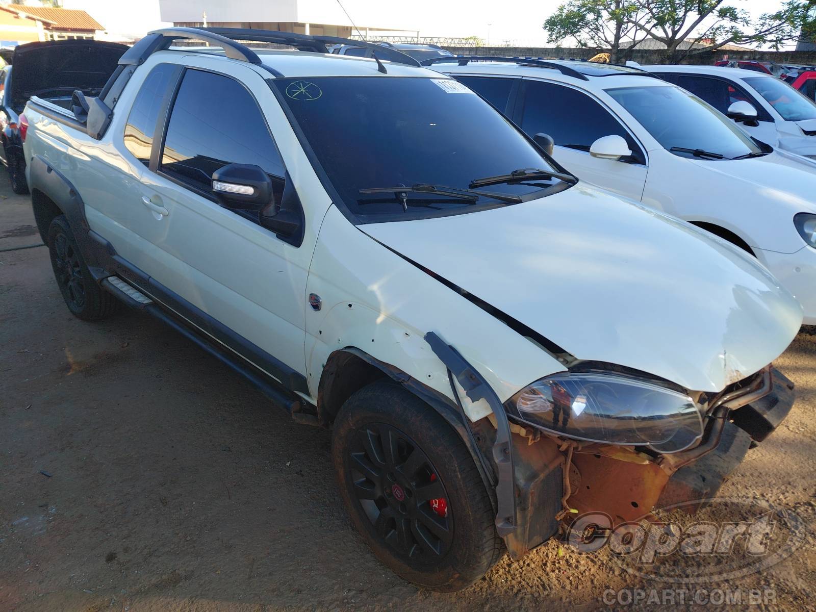 Fiat Strada CE 2017 em leilão