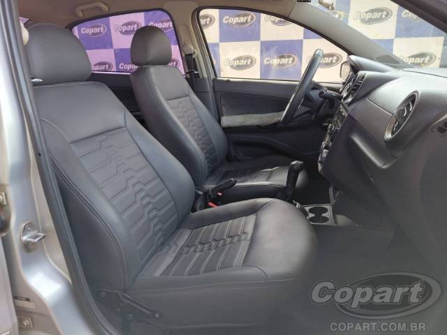 2011 VOLKSWAGEN VOYAGE 