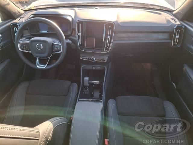 2024 VOLVO C40 