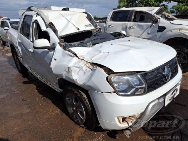 2019 RENAULT DUSTER OROCH 