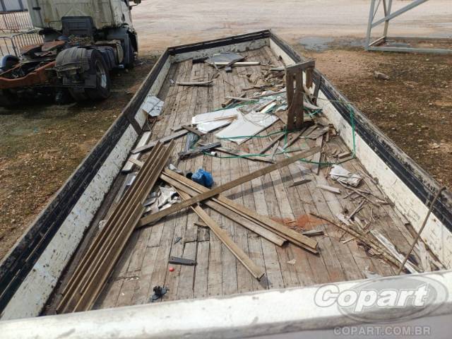 0 CARROCERIA CARROCERIA DE MADEIRA 