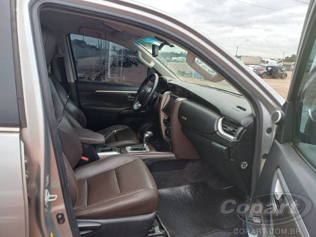 2017 TOYOTA HILUX SW4 