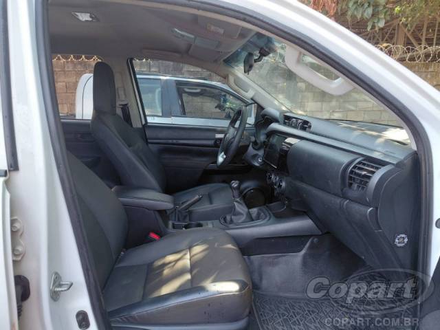 2025 TOYOTA HILUX CD 
