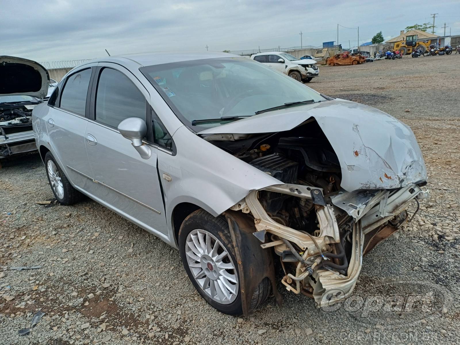 Veículo Fiat Linea Fiat Linea Absolute Dualogic 1.9 16V 2010 Colisão Média Monta 2010 em leilão