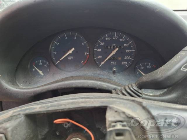 2000 CHEVROLET CORSA SEDAN 