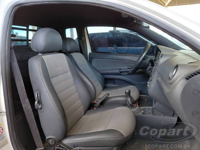 2015 VOLKSWAGEN SAVEIRO CE 