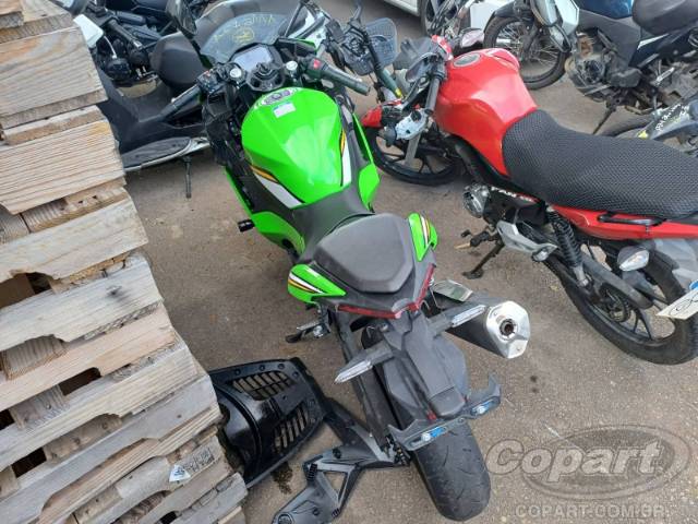 2025 KAWASAKI NINJA 500 