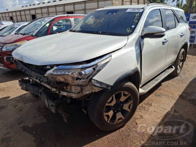 2017 TOYOTA HILUX SW4 