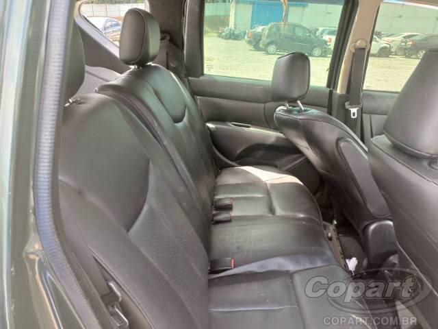 2014 NISSAN LIVINA 