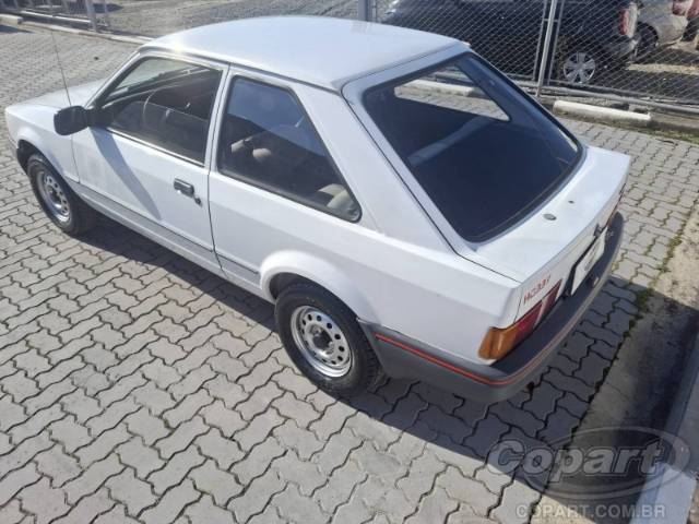 1995 FORD ESCORT 