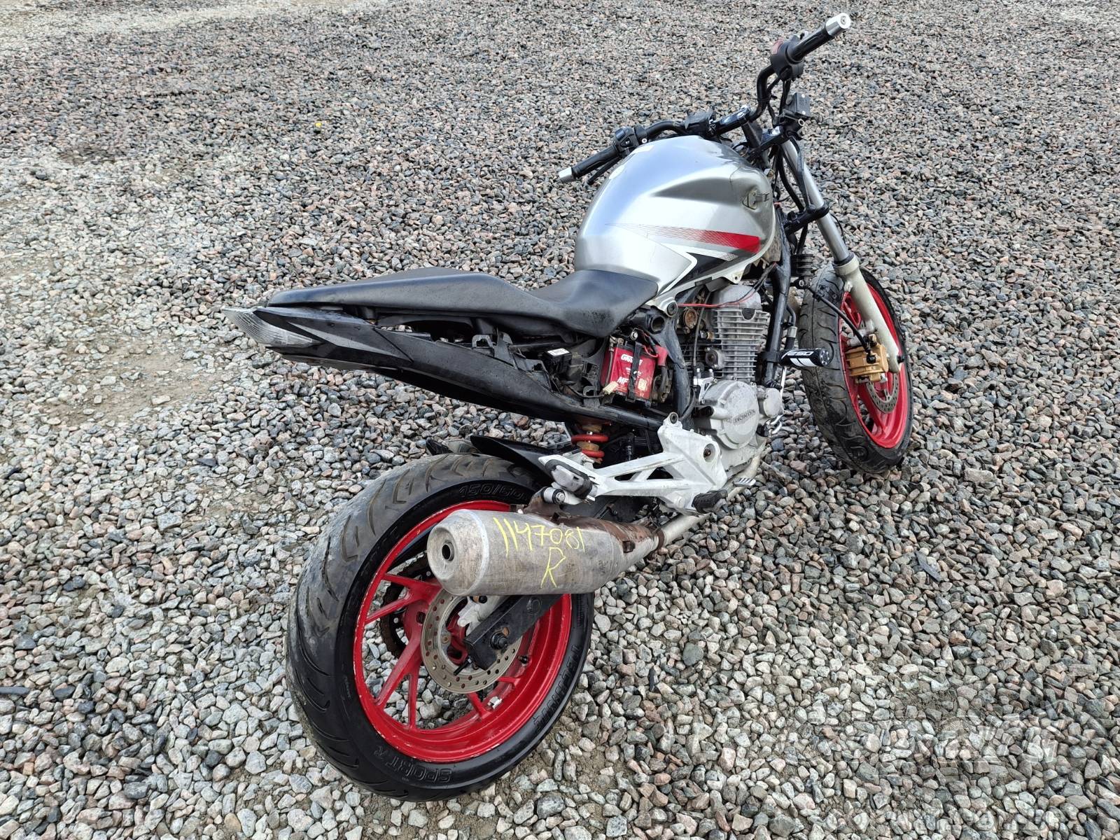 2018 HONDA CB 250 F — foto 4 de 10