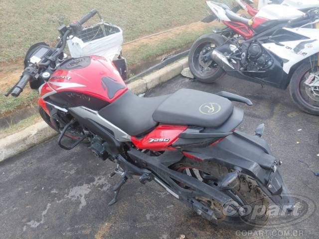 2025 BAJAJ DOMINAR 