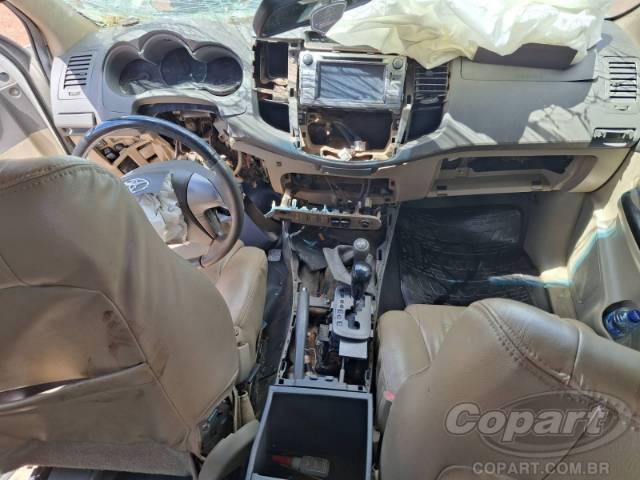 2013 TOYOTA HILUX SW4 