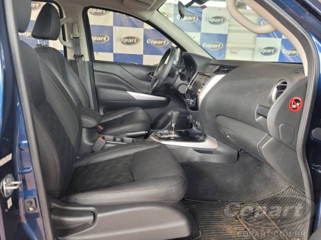 2025 NISSAN FRONTIER CD 