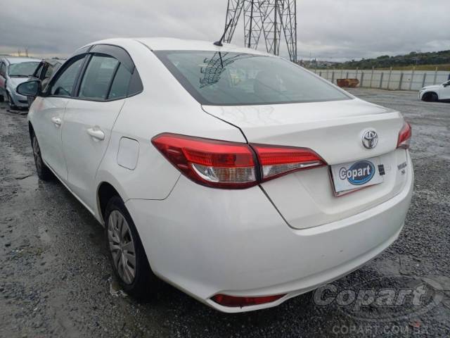 2020 TOYOTA YARIS SEDA 