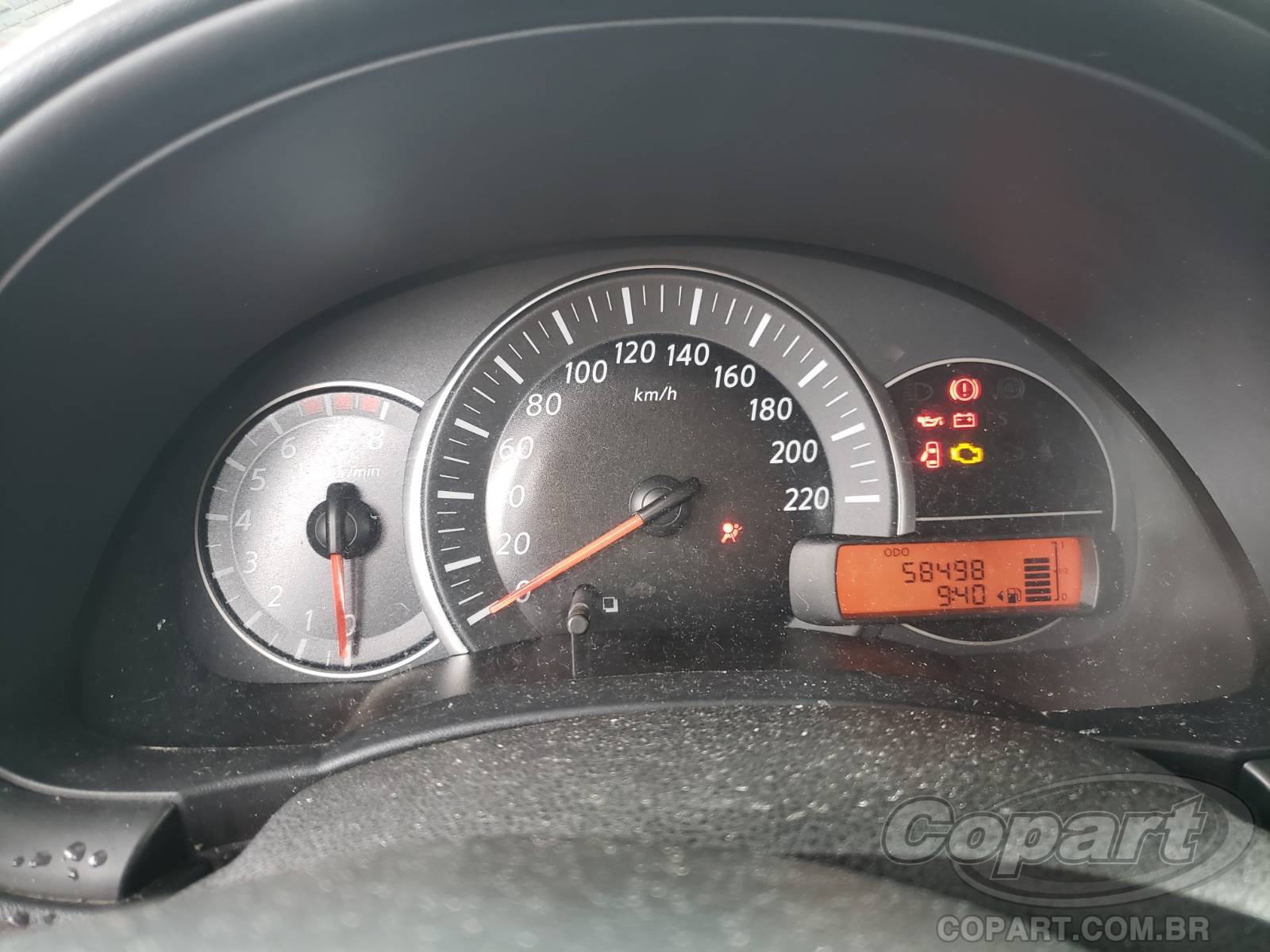 Foto 8 de 10: 2018 NISSAN MARCH