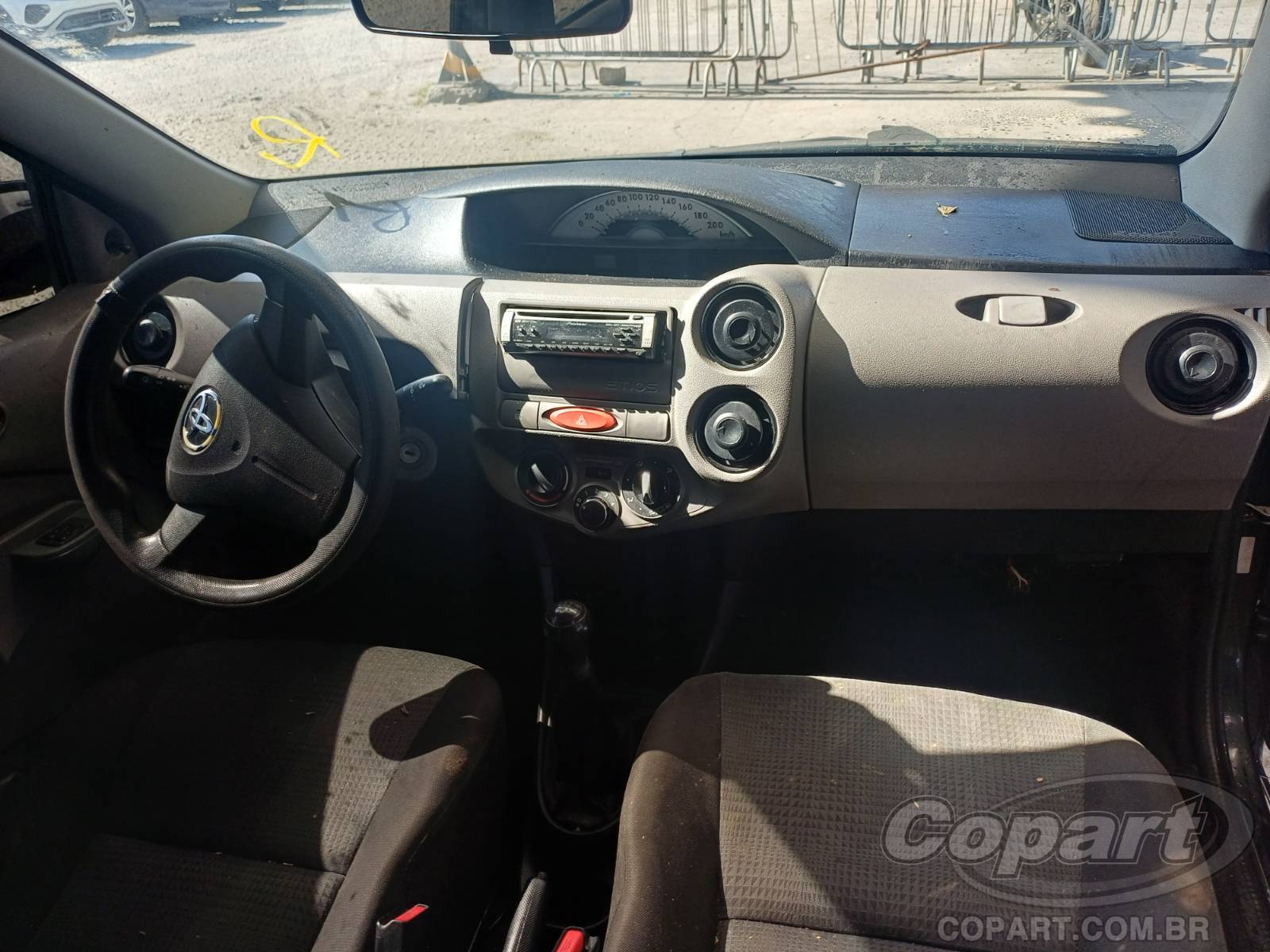 2013 TOYOTA ETIOS SEDA — foto 9 de 10