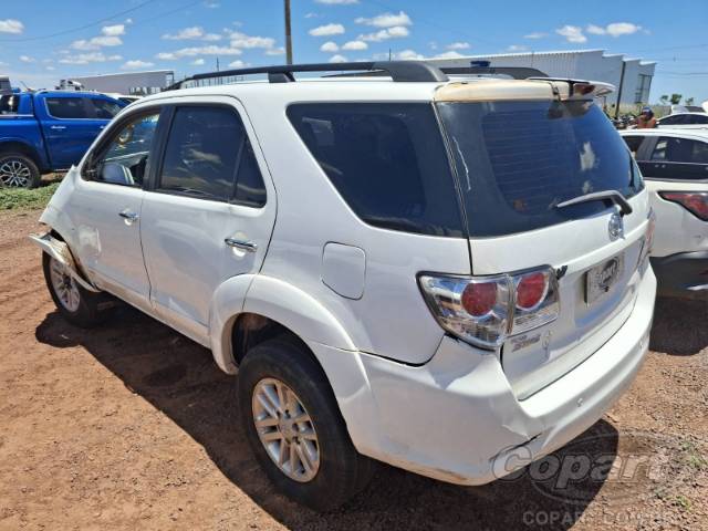 2014 TOYOTA HILUX SW4 